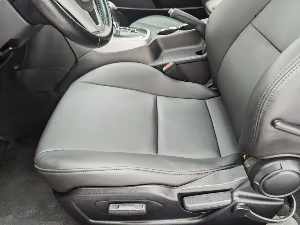 Hyundai Genesis Coupe 2009 2009 Model 2.0T Automatic Luxury Edition