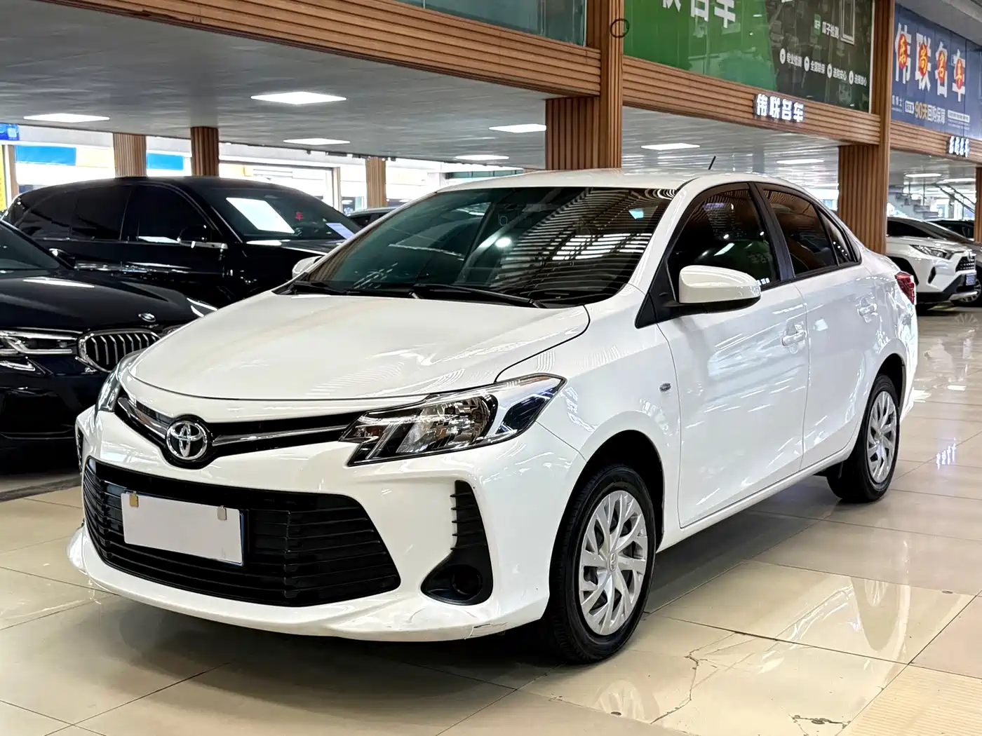 Фото 1 - Toyota Vios