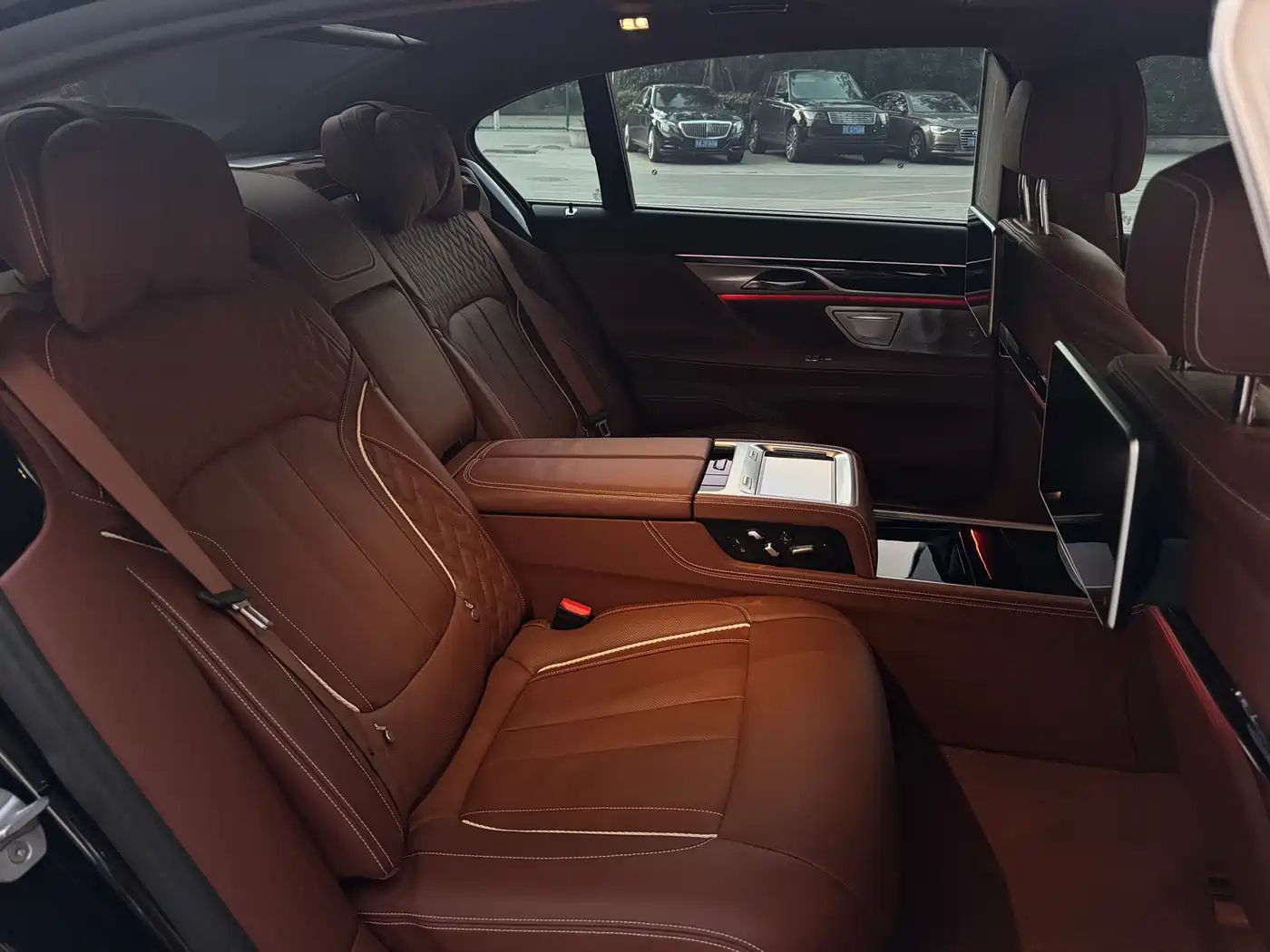BMW 7 Series 2018 750Li xDrive M Sport Package фото 28