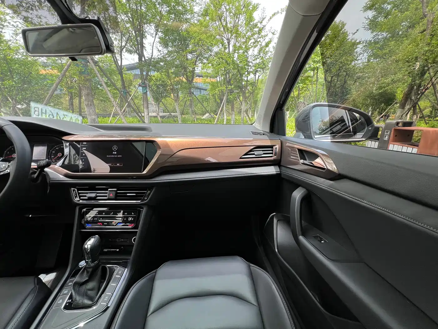 Volkswagen Tharu 2021 Model 280TSI 2WD Luxury Edition фото 16