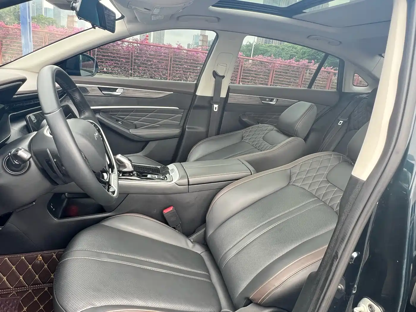 DONGFENG YI HYUN MAX