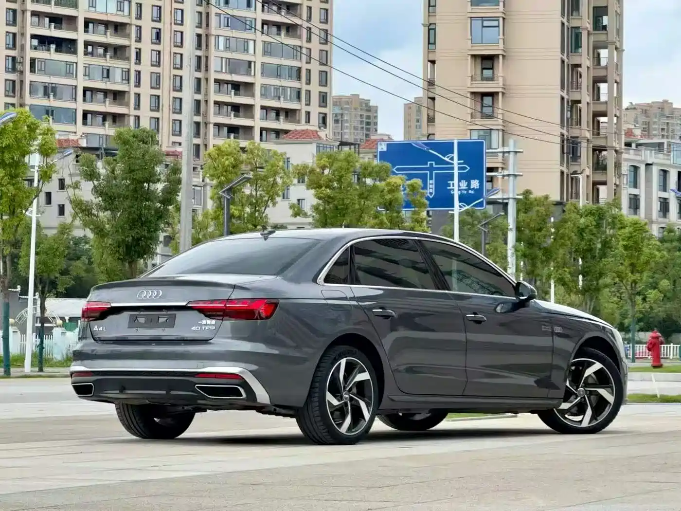 Audi A4L 2021 40 TFSI Premium Life Edition фото 15