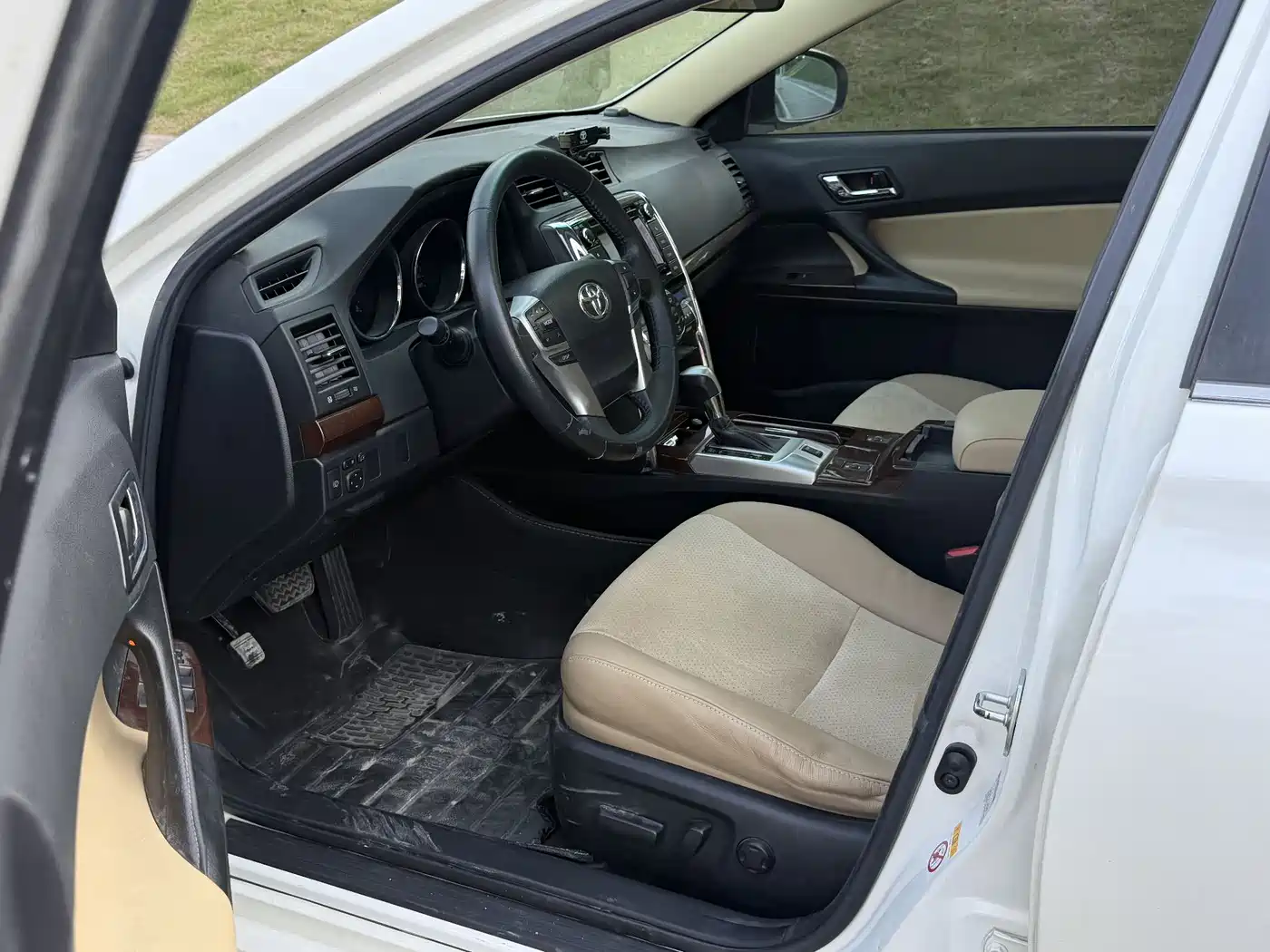 Toyota Reiz 2013 2.5V Premium Edition фото 10