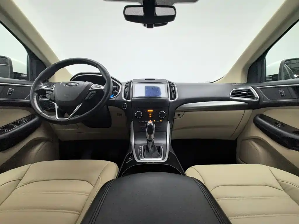 Фото 5 - Ford Edge