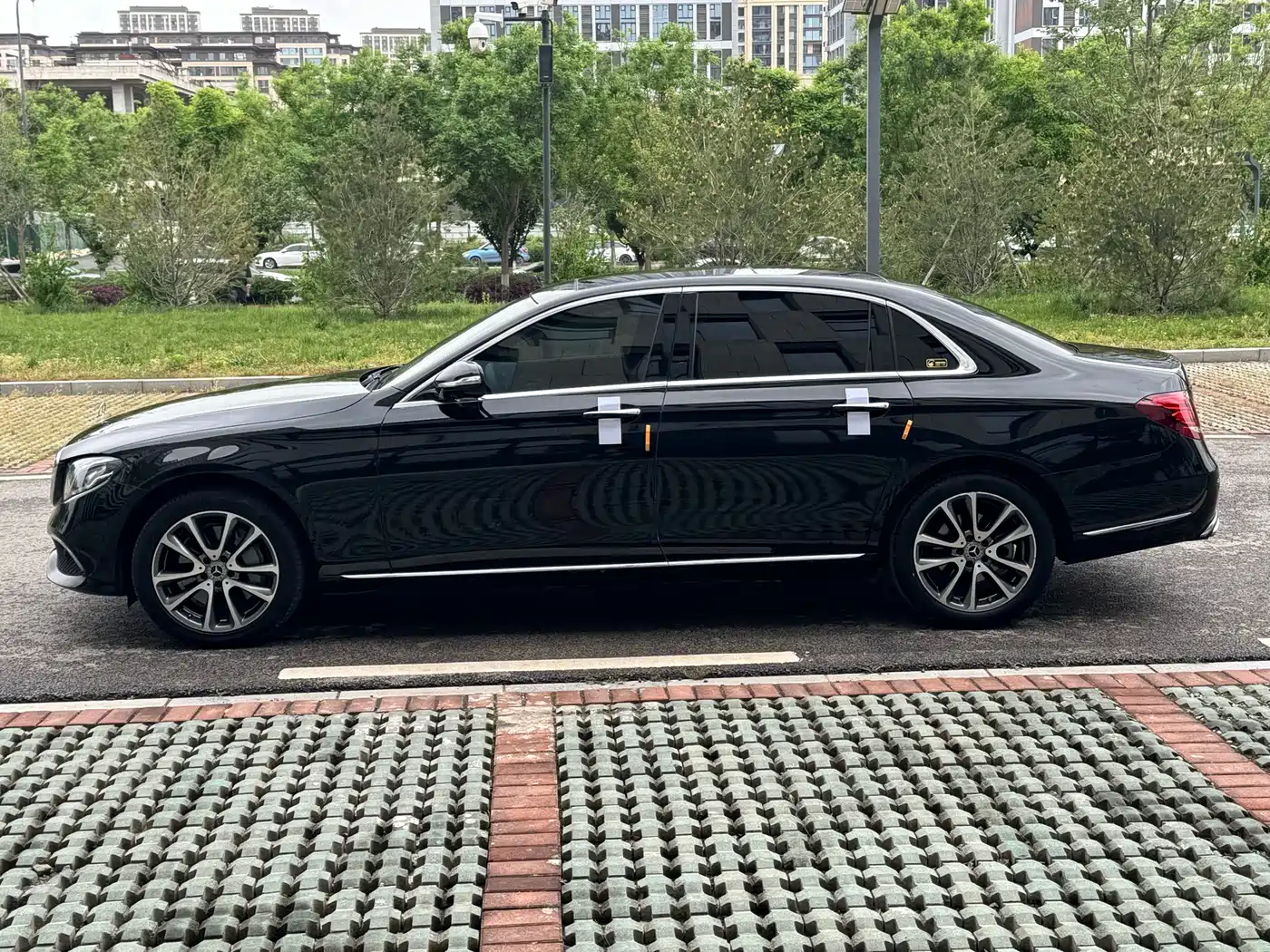 Mercedes-Benz E-Class 2019 E 300 L Fashion фото 7