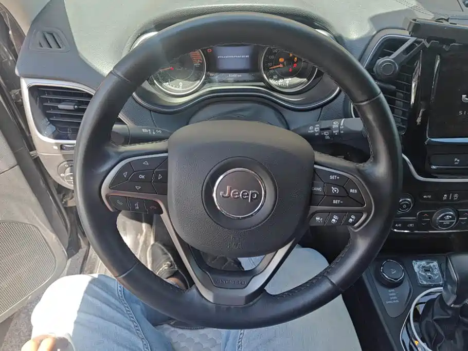 Jeep Cherokee 2021 2020 2.0T AWD Luxury Edition