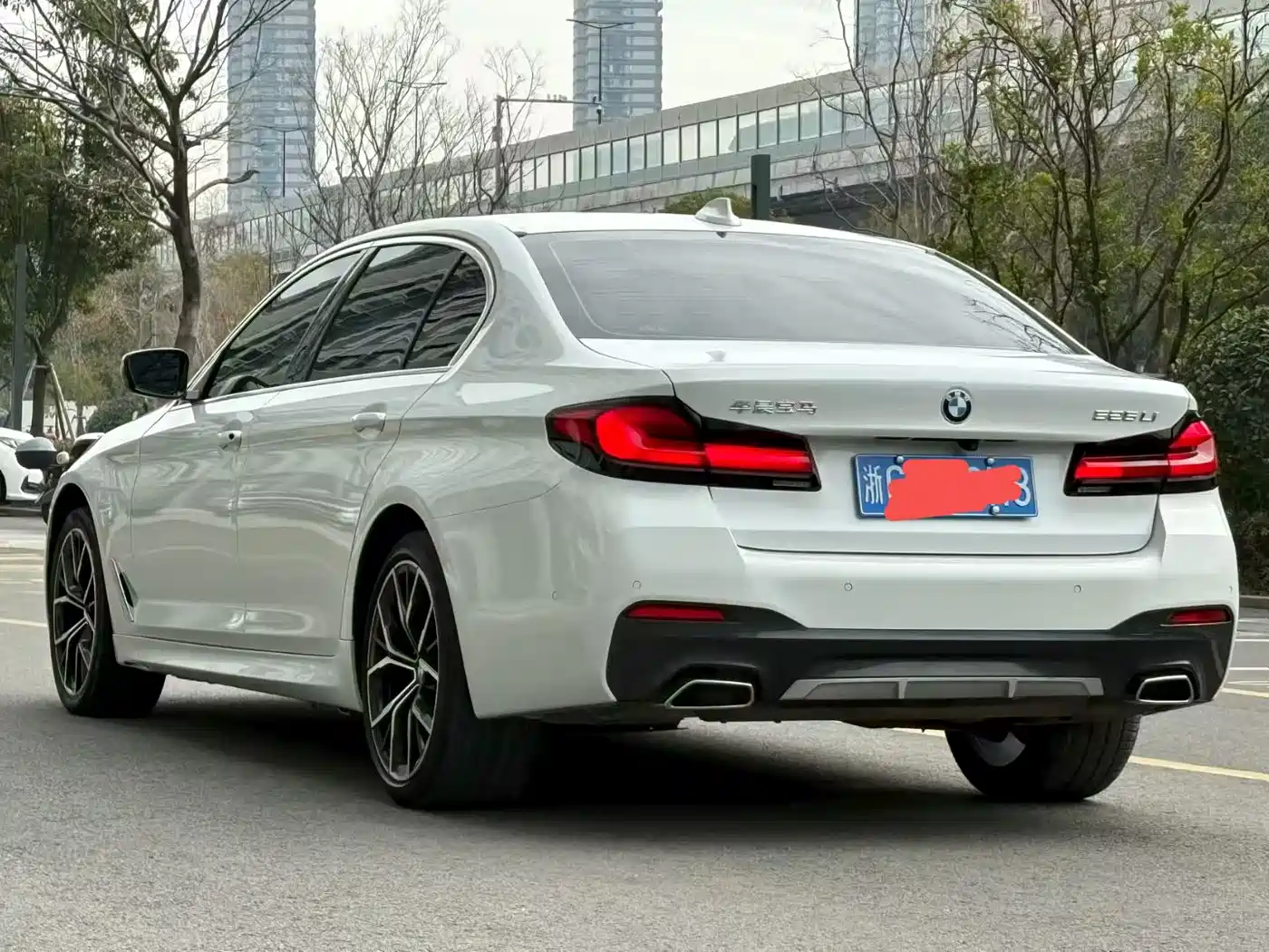 BMW 5 Series 2022 525Li M Sport Package фото 7