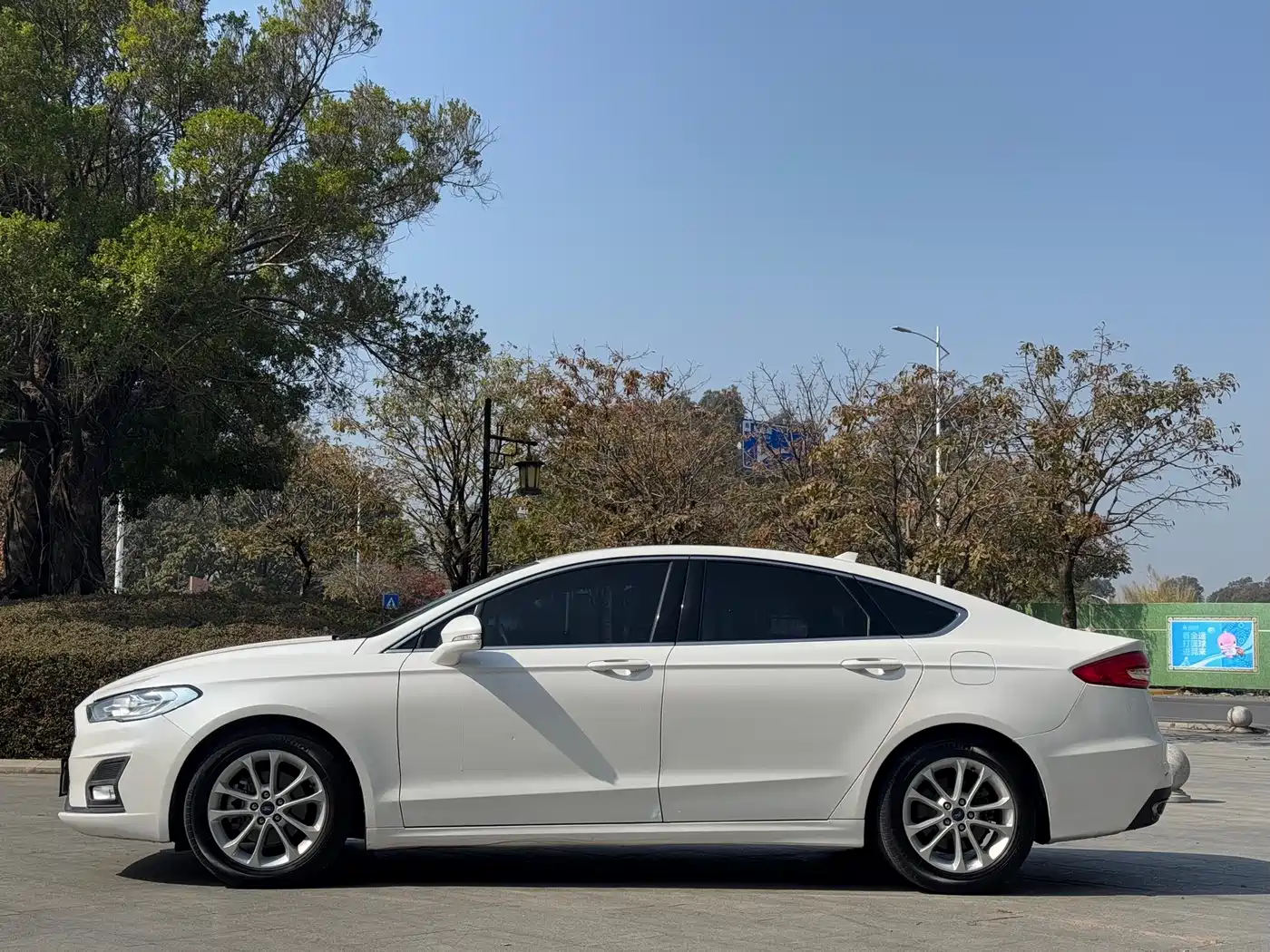 FORD MONDEO