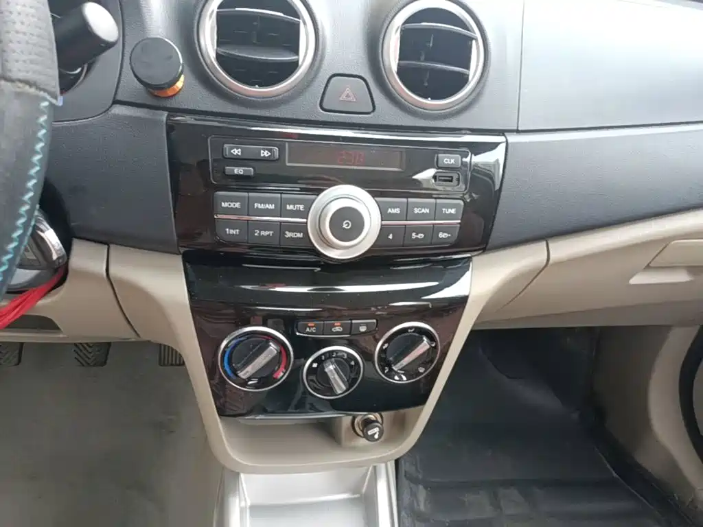 Changan Yuexiang V3 2018 2015 1.4L Manual Perfect (China V)
