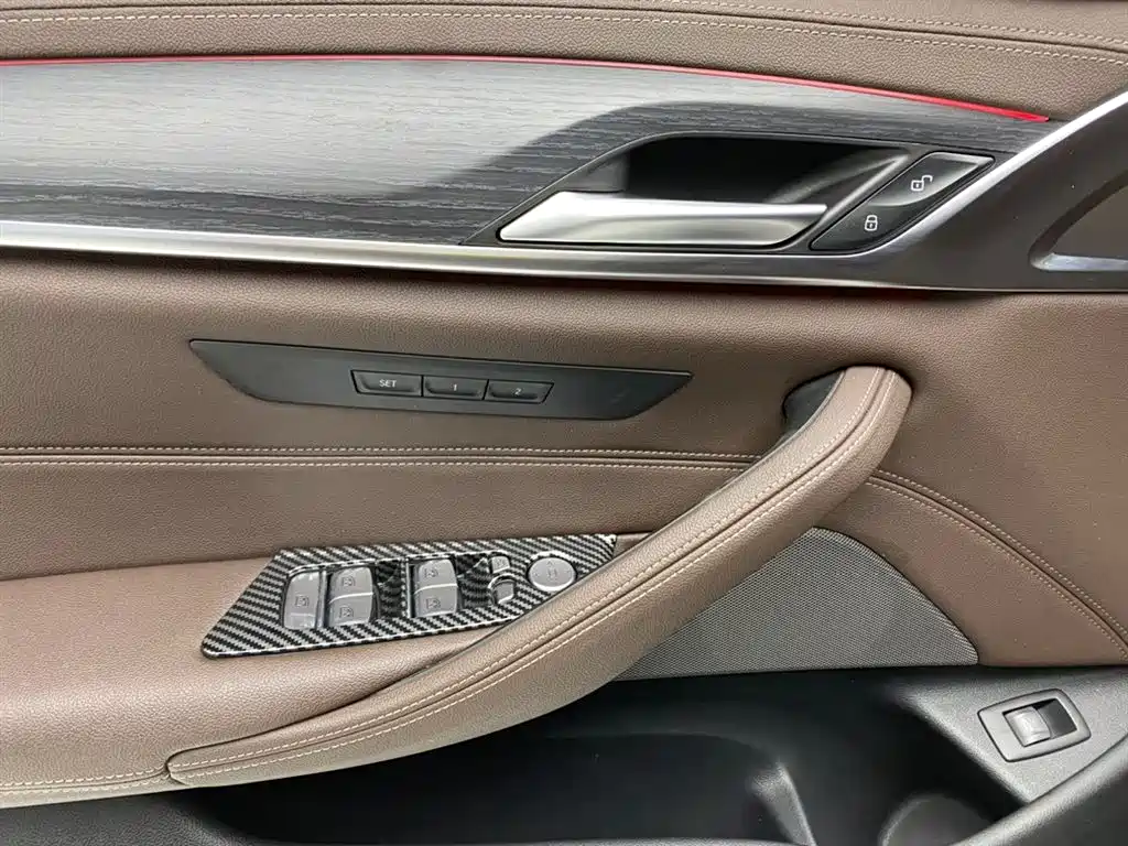 BMW 5 Series 2021 530Li Leading M Sport Package фото 25