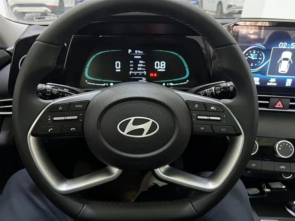 Hyundai Elantra 2023 1.5L CVT GLX Elite Edition фото 12