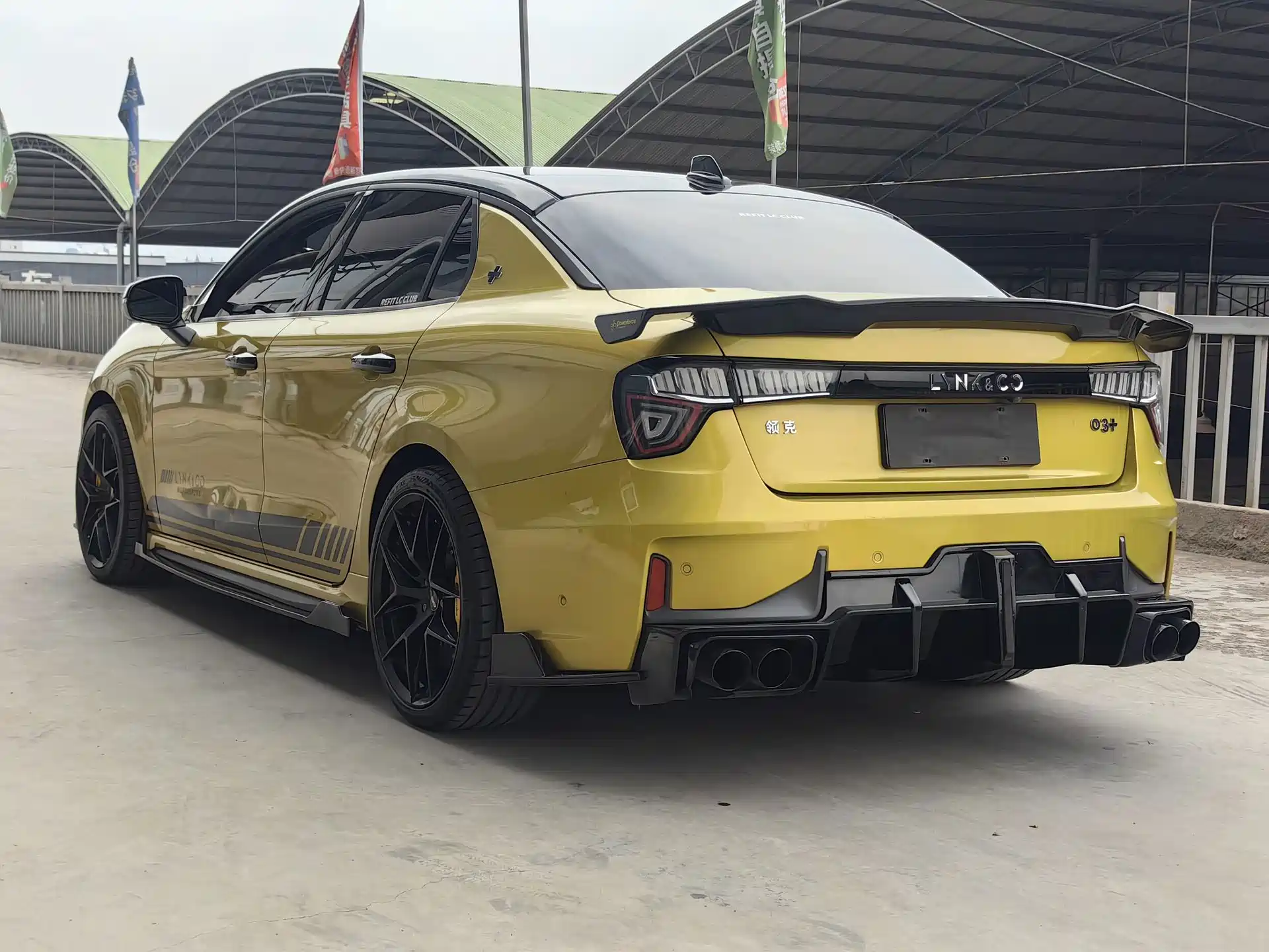 Фото 8 - Lynk & Co 03