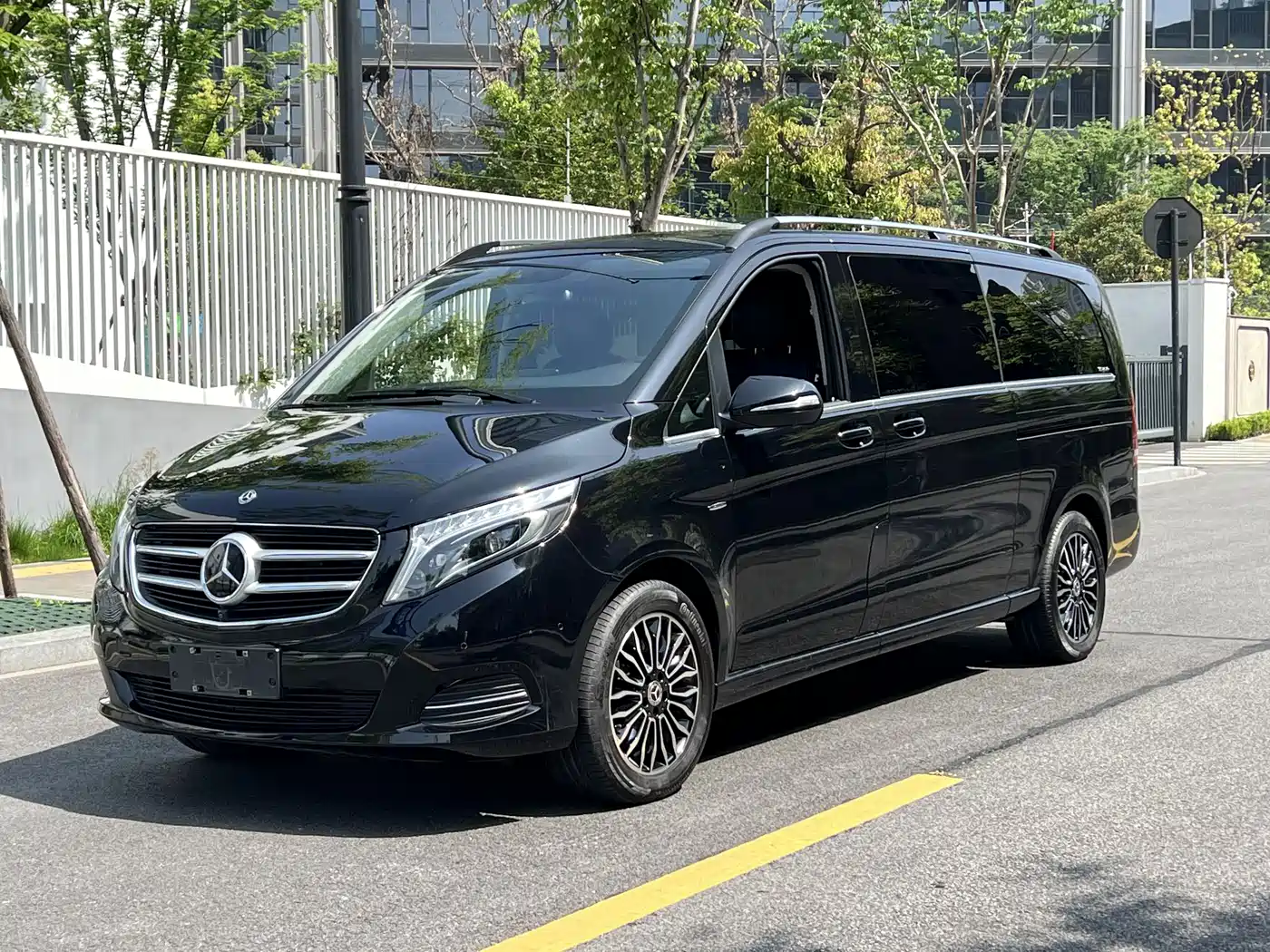 Mercedes-Benz V-Class 2018 V 260 L Premium Long Wheelbase Edition China VI