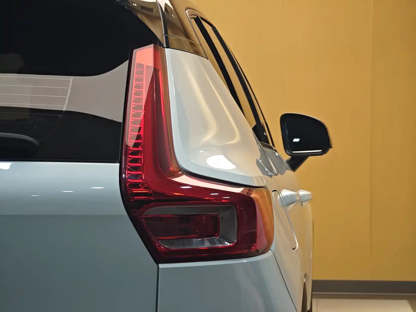 Фото 27 - Volvo XC40