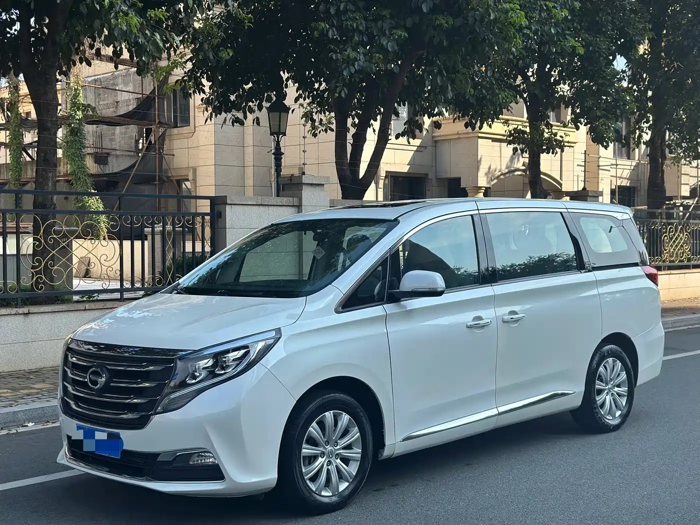 GAC Trumpchi Trumpchi M8 2018 320T Luxury Edition