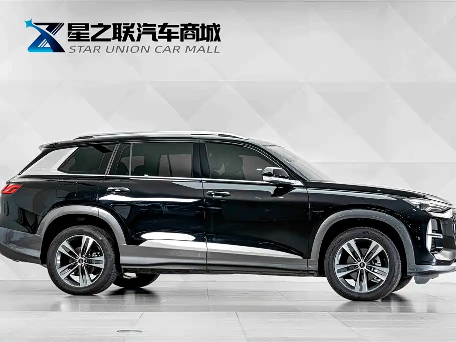 Audi Q6 2025 40 TFSI quattro Commemorative Edition Yulin Package 7-Seater фото 5