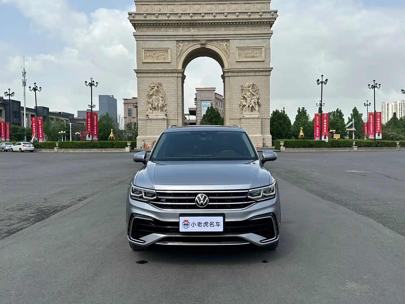 Volkswagen Tiguan L 2022 380TSI Automatic 4WD R-Line Flagship 7-Seater фото 2