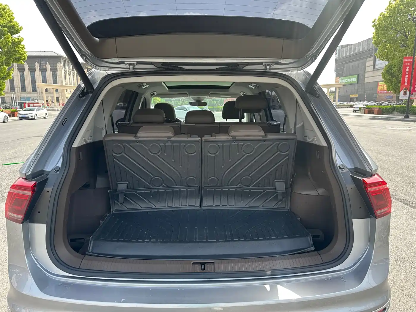 Volkswagen Tiguan L 2022 380TSI Automatic 4WD R-Line Flagship 7-Seater фото 12
