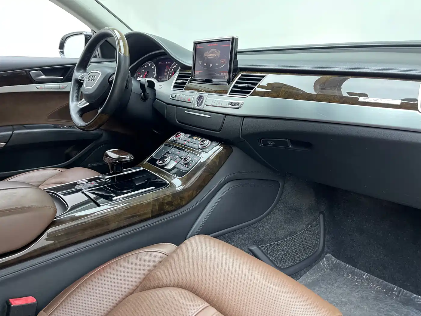 Photo 6 - Audi A8