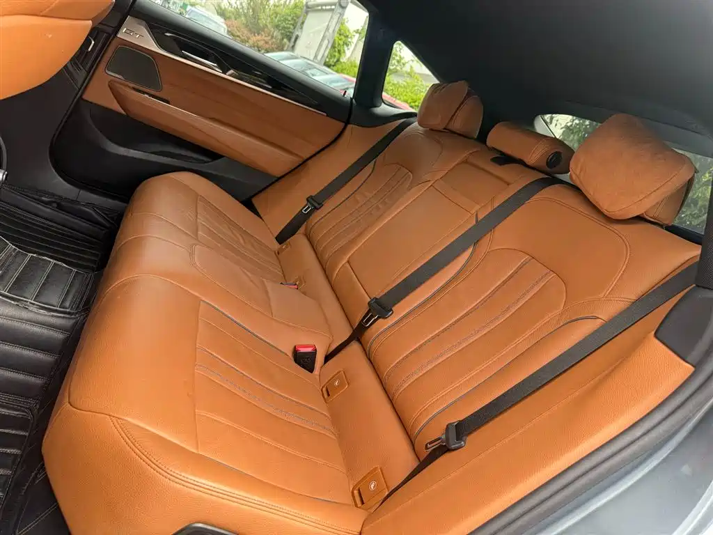 BMW 6 Series GT 2020 630i M Sport Package фото 10