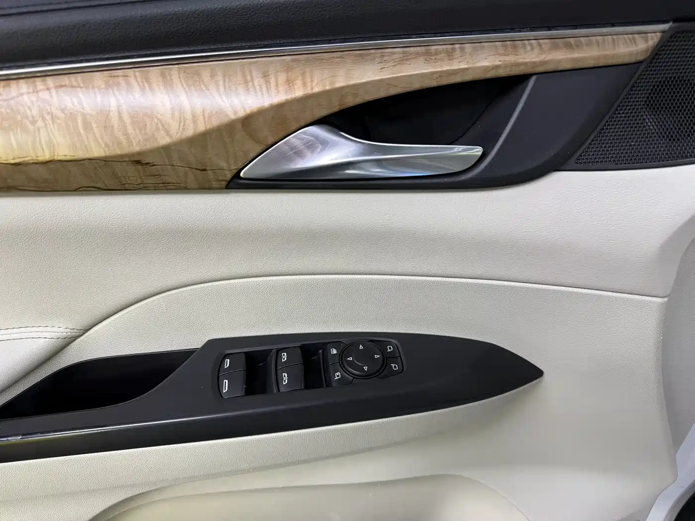 Buick GL8 2017 ES 28T Comfort Type China V фото 28