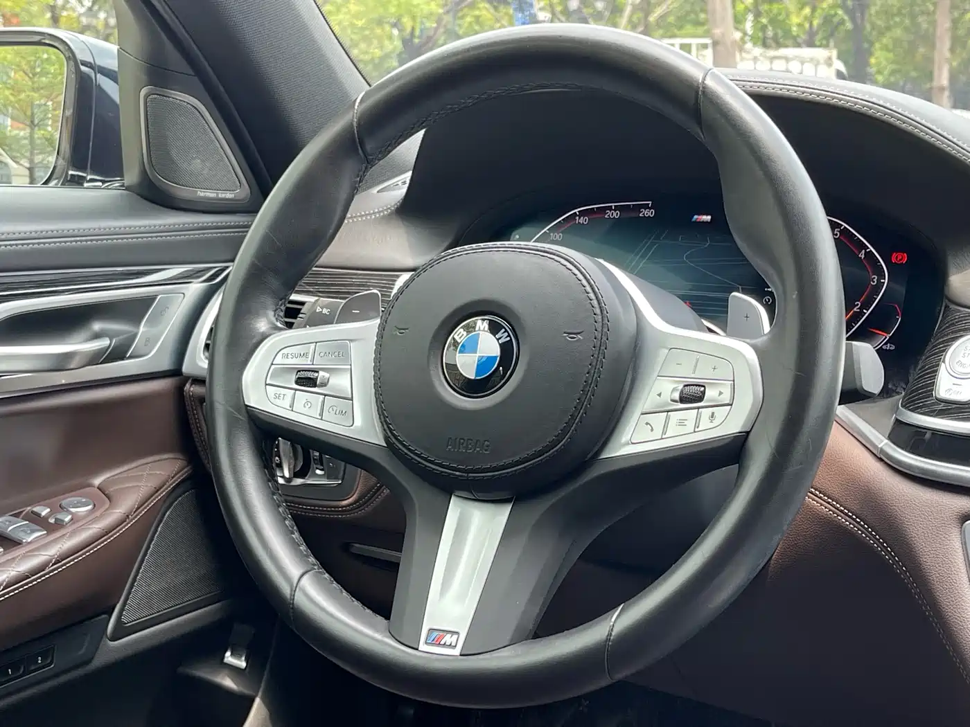 BMW 7 Series 2021 Model 740Li Leading M Sport Package фото 17