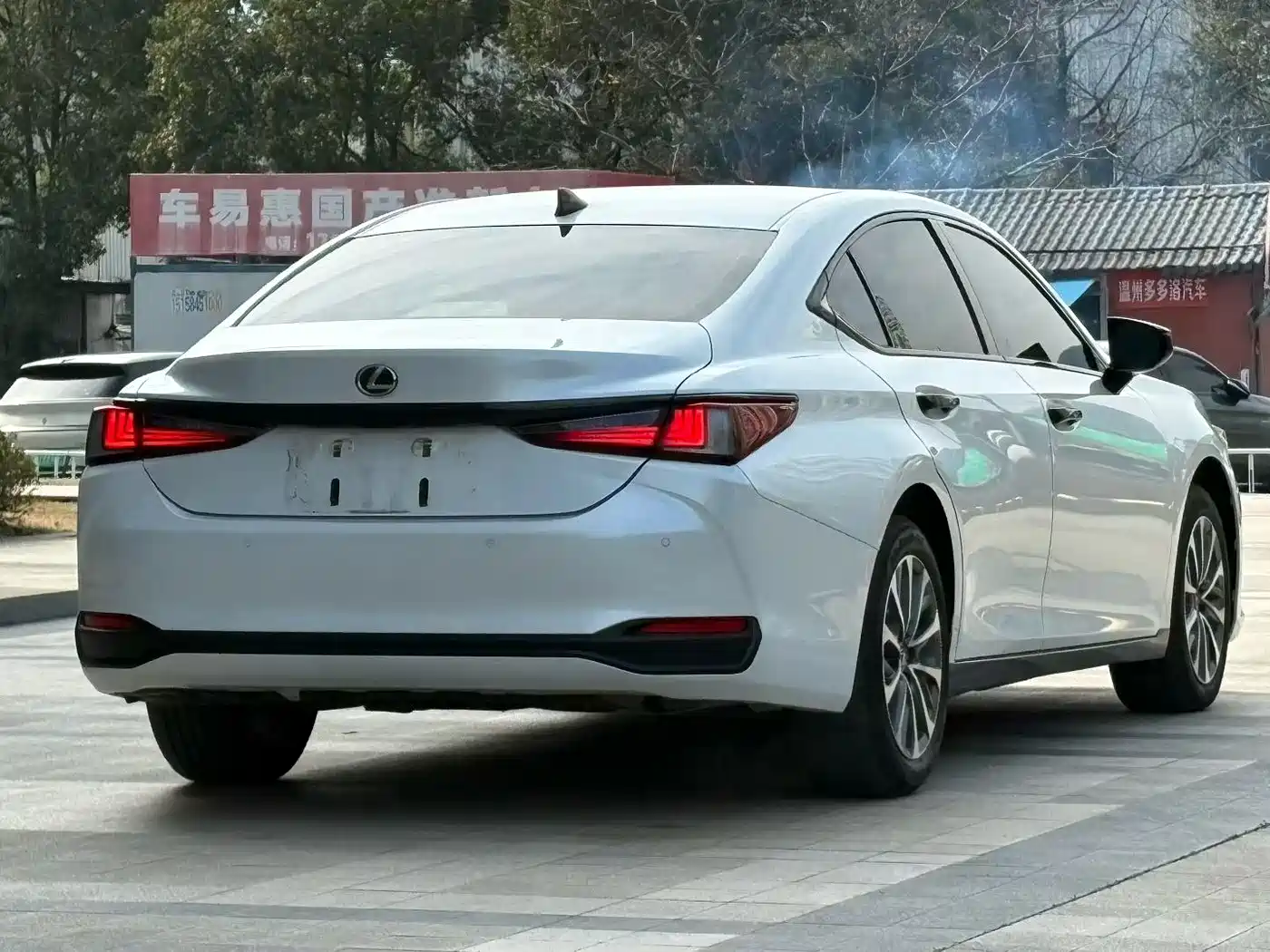 Lexus ES 2023 200 Excellence Edition фото 7