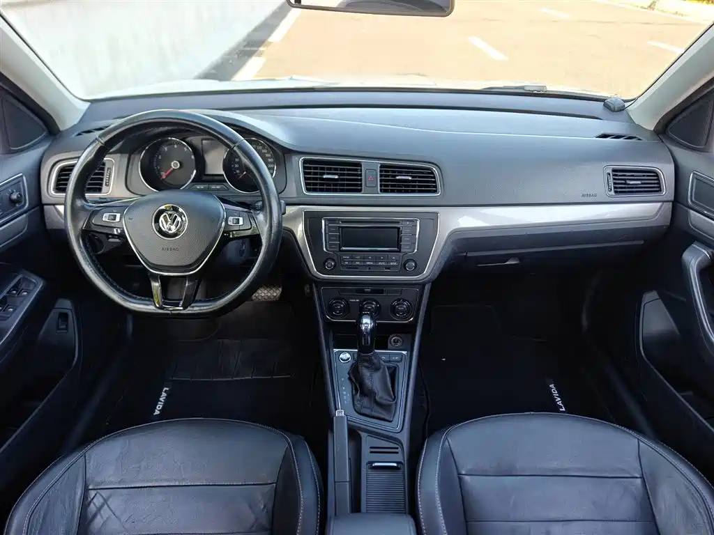 Volkswagen Lavida 2017 230TSI DSG Comfort Edition фото 12