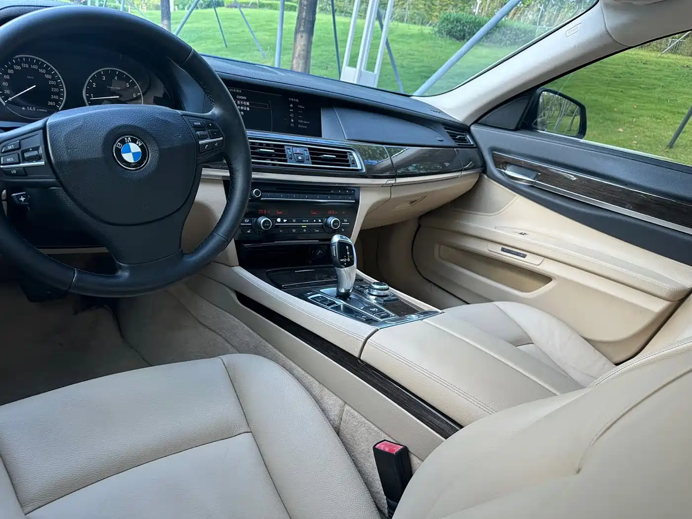 BMW 7 Series 2011 730Li Elegance фото 9