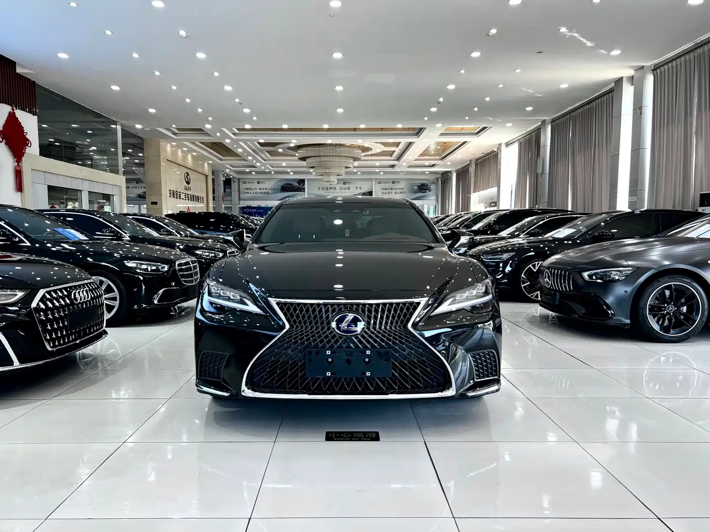 Lexus LS 2021 500h Executive Edition фото 3