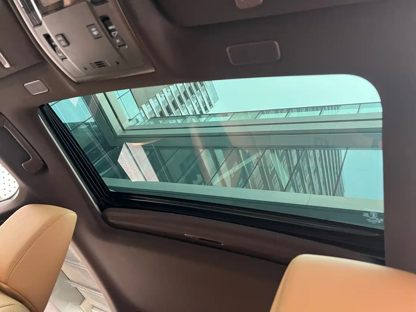 Lexus ES 2018 300h Excellence Edition China V фото 40