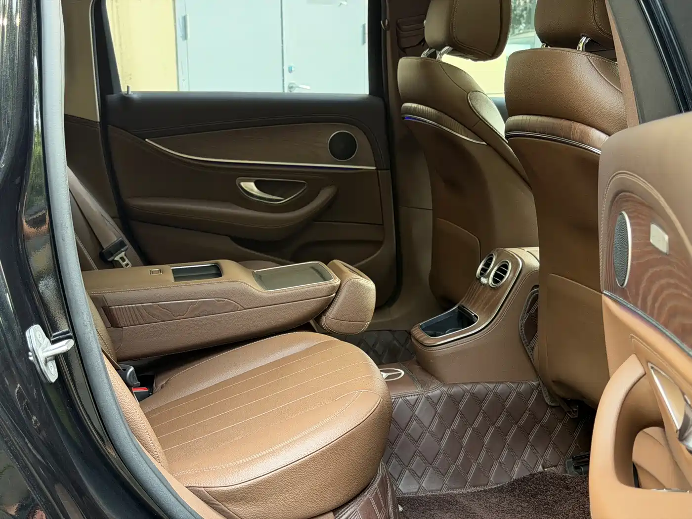 Mercedes-Benz E-Class 2021 E 300 L Fashion фото 10