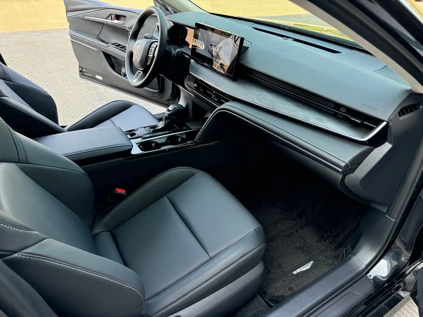 Toyota Camry 2024 Hybrid 2.0HE Elite Edition фото 7