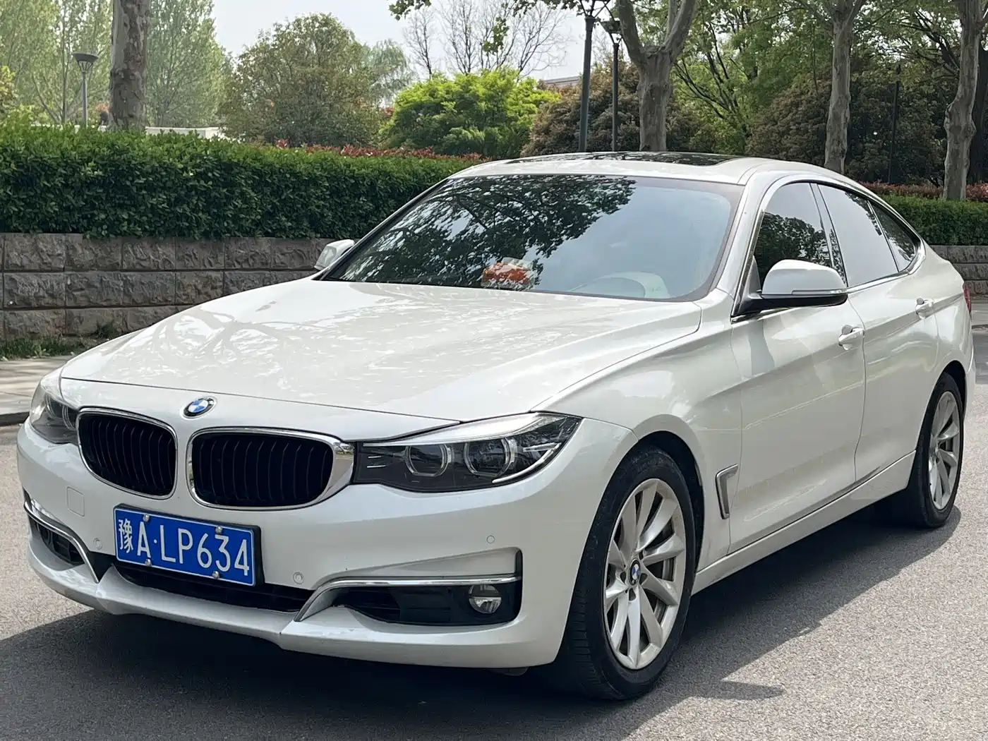 BMW 3 Series GT 2017 320i Luxury Design Package