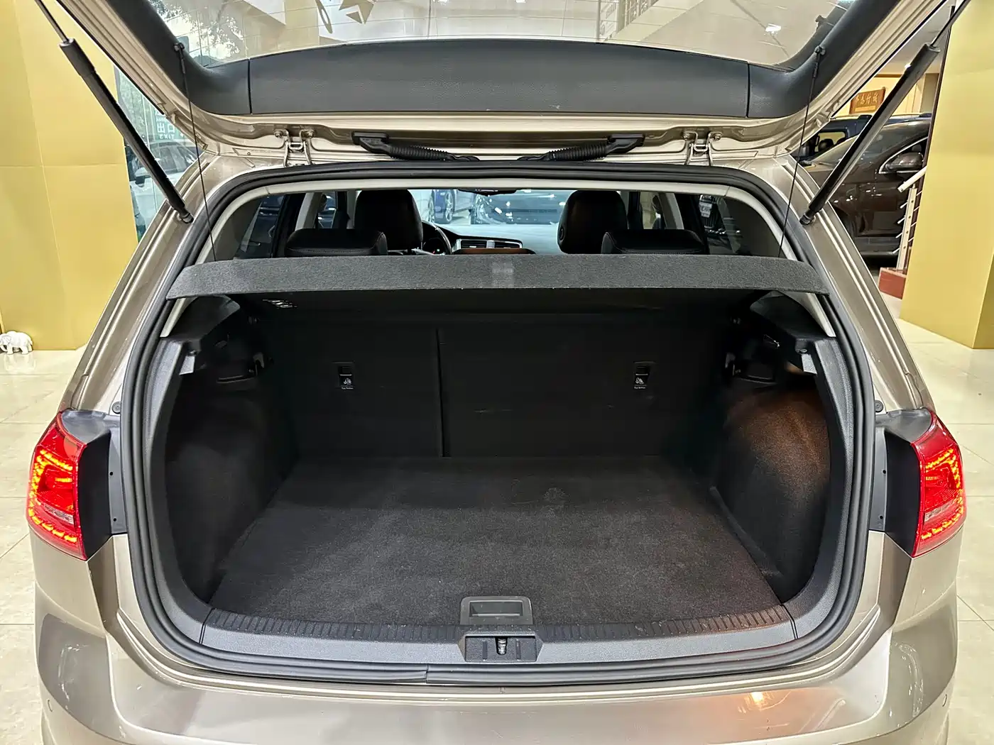 Volkswagen Golf 2016 230TSI Automatic Luxury фото 19