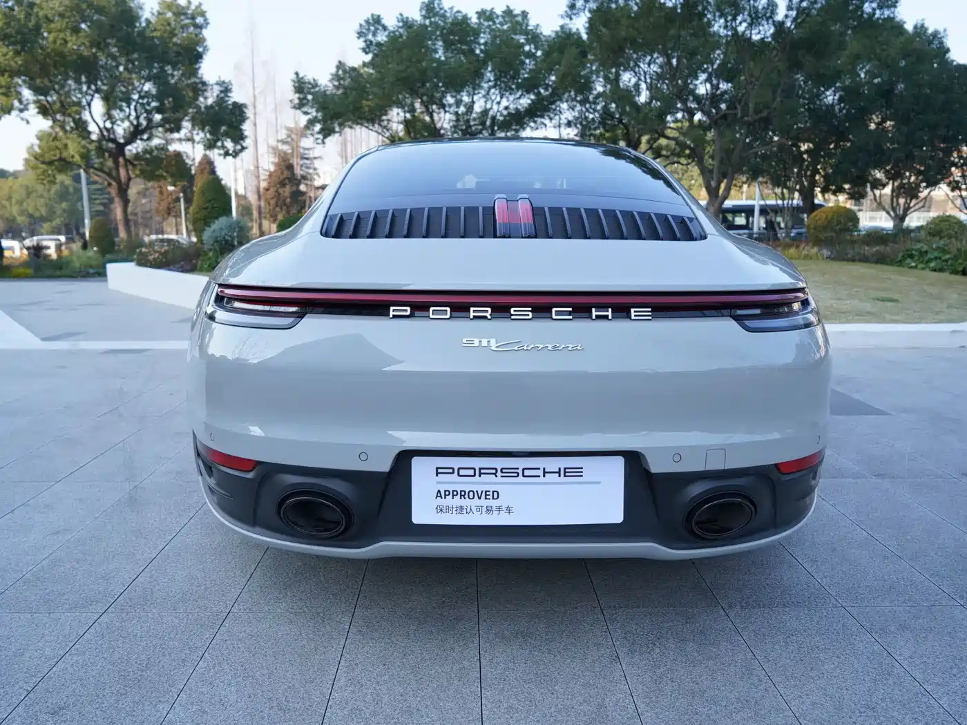 PORSCHE 911