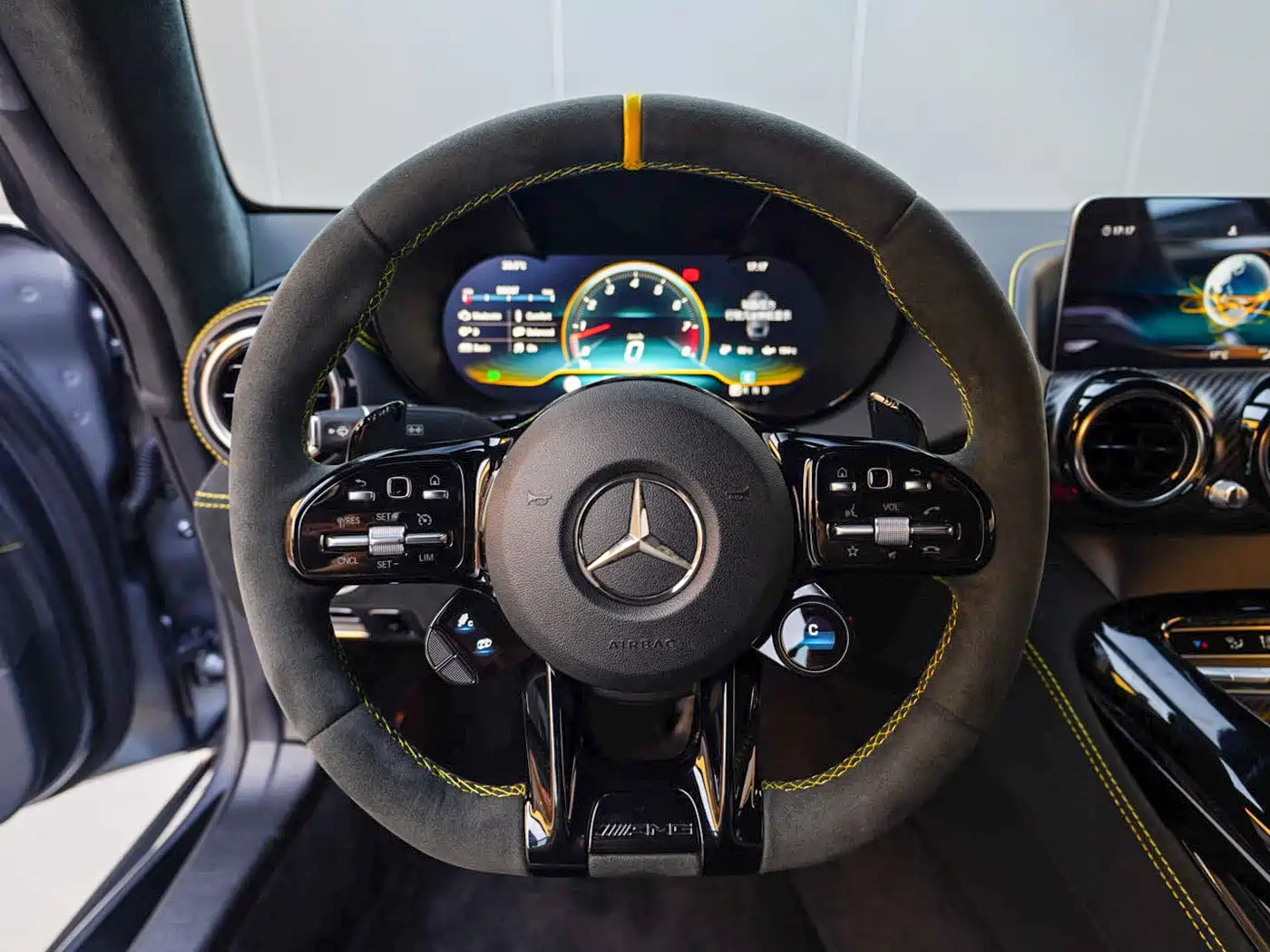 Mercedes-Benz AMG GT 2019 AMG GT R фото 16