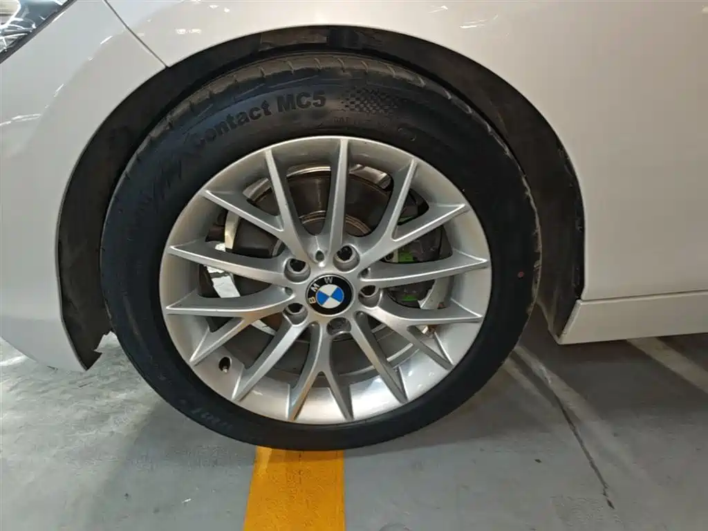 BMW 1 Series (Import) 2016 120i Leading Model фото 23