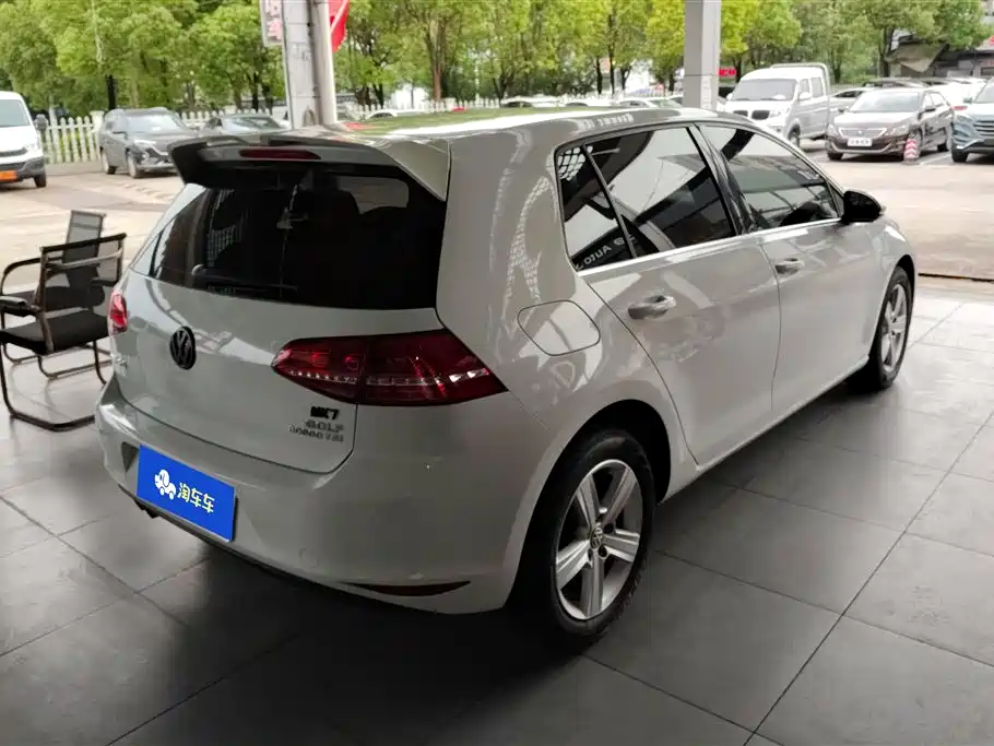 Volkswagen Golf 2016 230TSI Automatic Comfort фото 3