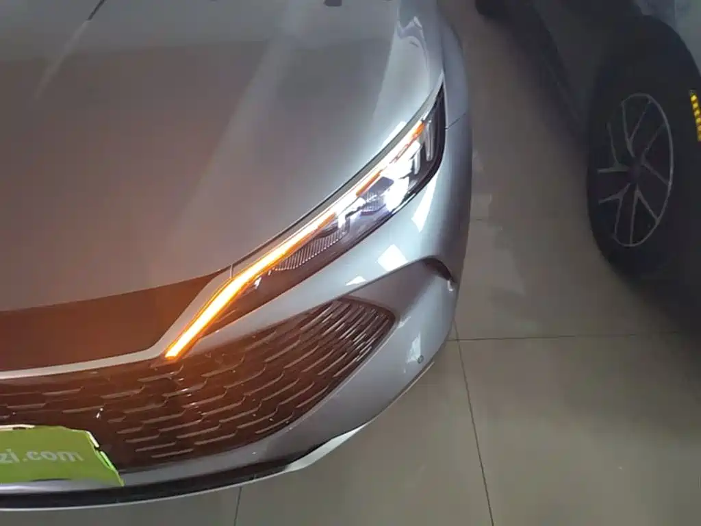 BYD Qin L 2024 DM-i 120KM Leading фото 24