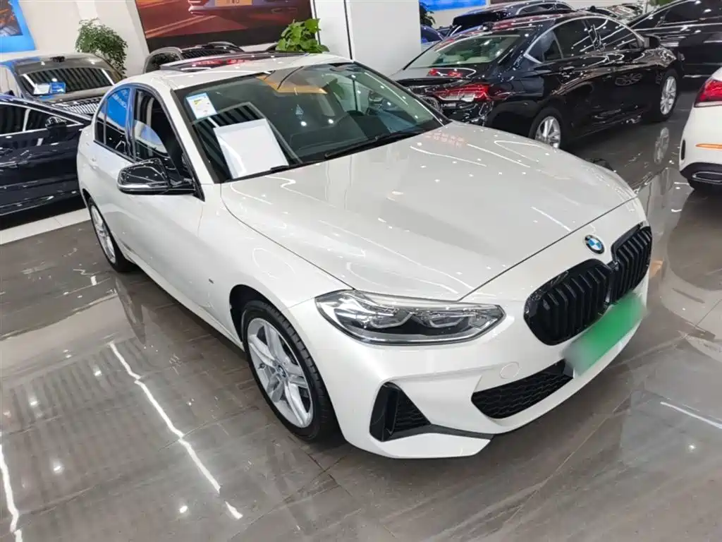 BMW 1 Series 2021 Facelift 120i M Sport Shadow Edition фото 4