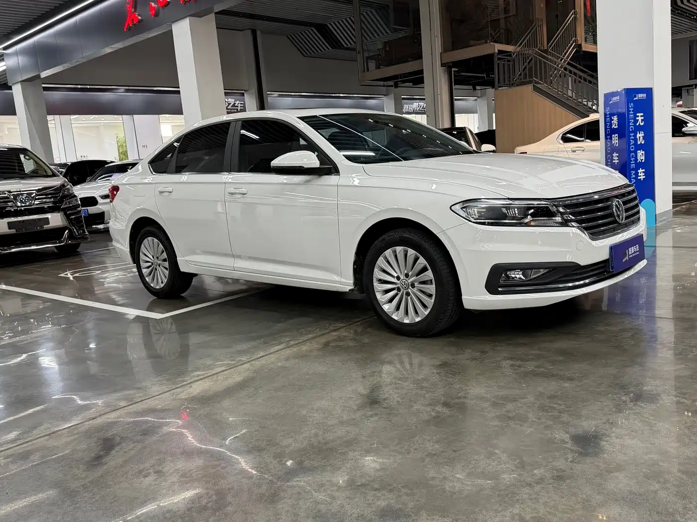 Volkswagen Lavida 2019 1.5L Automatic Comfort Edition China VI фото 3