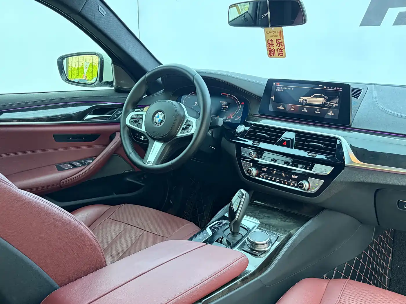 BMW 5 Series 2020 530Li Exclusive M Sport Package фото 23