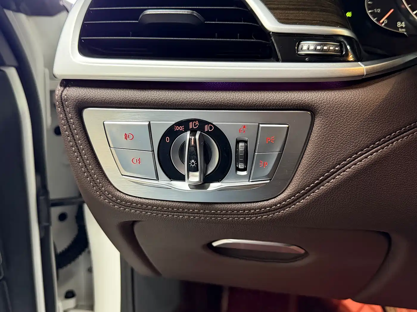 BMW 7 Series 2016 730Li Leading фото 18