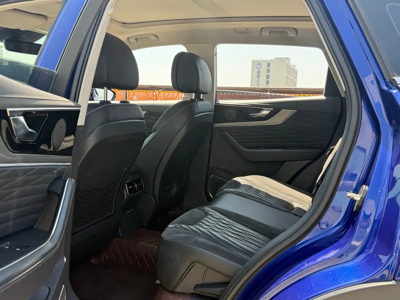 Hongqi HS5 2022 Facelift 2.0T Smart Flag Enjoyment Edition фото 11
