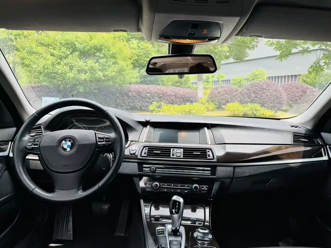 BMW 5 Series 2013 525Li Leadership фото 8