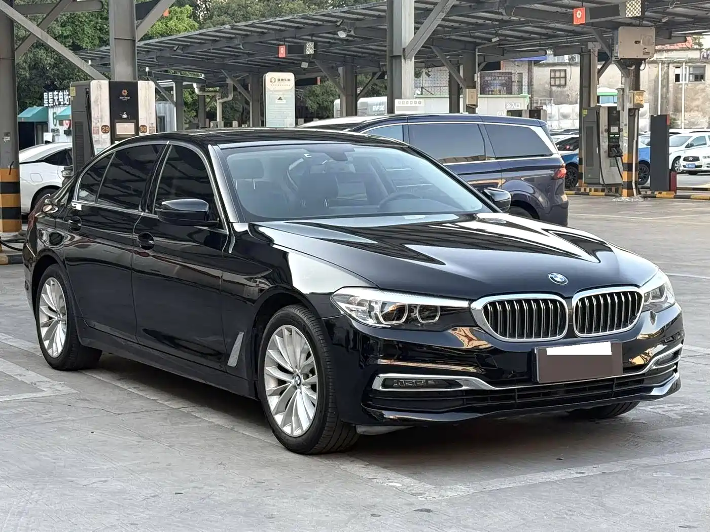 BMW 5 Series 2018 525Li Luxury Package фото 3