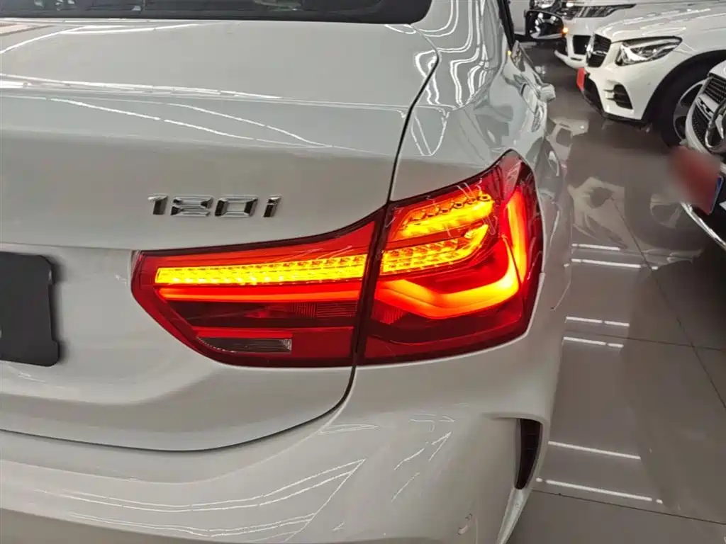 BMW 1 Series 2021 Facelift 120i M Sport фото 8