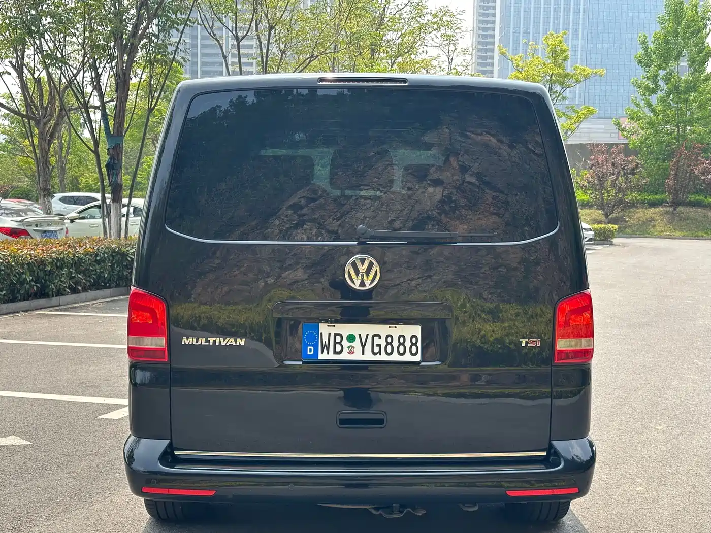 Volkswagen Multivan 2012 2.0TSI 2WD Luxury Edition фото 6