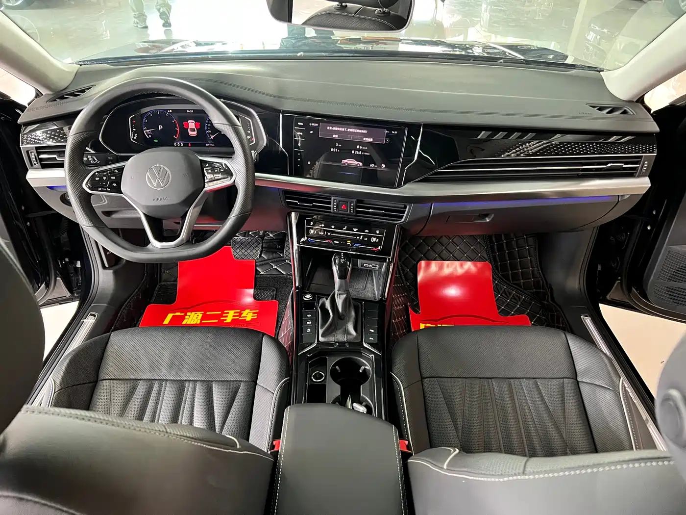 Volkswagen Passat 2022 330TSI Luxury Edition фото 11